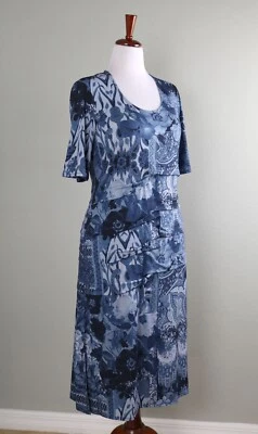 Vestido CHICO'S $129 Slinky Floral Paisley Plisado en Niveles Talla 1 EE. UU. Mediano 8/10 Foto 1 de 4