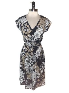 EN FOCUS STUDIO Size 12 A-Line Dress Navy Blue Beige Floral Cap Sleeve Stretch - Picture 1 of 6