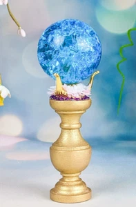 Blue Crystal Ball on gold pedistal with preserved floral mini dollhouse craft - Imagen 1 de 5