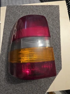 fanale posteriore Jeep Grand Cherokee ZJ 5.2 V8 originale SX - Foto 1 di 8