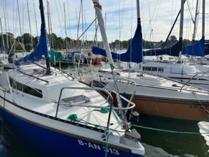 REBELL SEASKIP III Segel-/Kielyacht mit Hafentrailer, blau, 8m Segelspaß - Bild 1 von 9