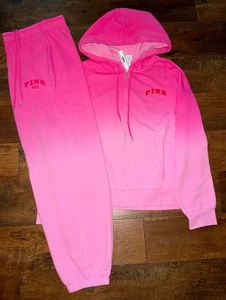 Victoria's Secret Rosa Ombre Dip Dye Campus Sudadera con Capucha + Pantalones Conjunto Rosa Piruleta L🌸 - Imagen 1 de 11