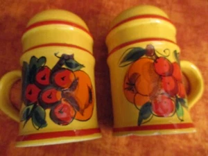 HH ITALY Vintage SALT AND PEPPER SHAKERS Retro Range Stove Top Fruit Design - Picture 1 of 9