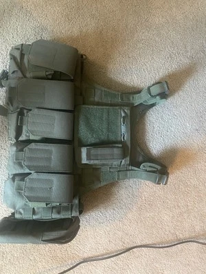 Portador de placa medio táctico Lancer  Foto 1 de 2