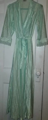 Conjunto de bata y camisón Gilead de colección de gasa y encaje Peignoir verde menta nailon pequeño  Foto 1 de 4