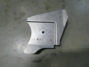 EB752 2003 03 BUELL XB9S LIGHTNING FRONT SPROCKET GUARD - Bild 1 von 3