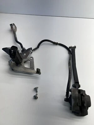 01-09 2004 Suzuki GS500F GS 500 F JUEGO TRASERO DERECHO PINZA FRENO MASTER Foto 1 de 4