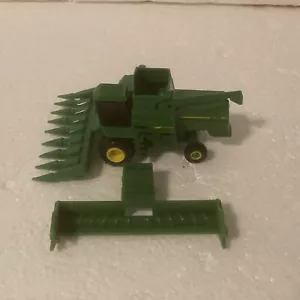 Vintage 1:64 ERTL John Deere Die-cast Pressed Steel Combine Harvester - Picture 1 of 6