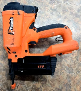 Paslode IM200LI - Chiodatrice Brad Cordless 18Ga - NON TESTATA - LEGGERE DESCRIZIONE! - Foto 1 di 8
