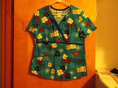 LADY"S "SIMPLY BASIC BLUE MOCK WRAP  FLOWER PRINT SCRUB TOP..SIZE  X-SM...#9 - Image 1 of 3