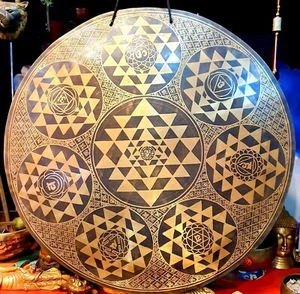 20" Shree Yantra Etching Carving Bowl-Tibetan Temple Gong-Best for Sound Healing - Picture 1 of 3