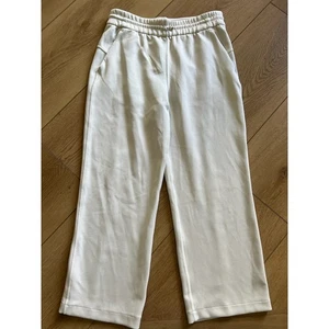 Pantalones cortos cómodos de chándal Lululemon talla 4 beige atletismo pierna ancha - Imagen 1 de 6