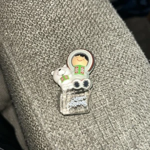 Vintage Hallmark 1st Frosty Friends Cool Yule Merry Christmas pin - Picture 1 of 3