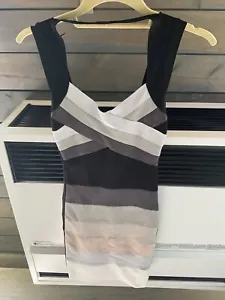 Mini vestido ceñido al cuerpo talla XS negro manga corta busto ombre de Thekewl - Imagen 1 de 6