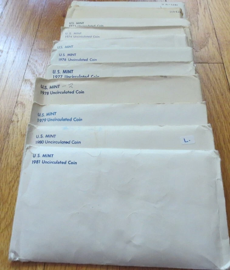 1971 to 1981 US Mint Mint Sets 11 sets P & D Uncirculated starter set - Image 1 of 4