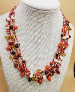 Vier Strang orange und weiß Ton Samenperlen und Glas Halskette 18 - 20 Zoll - Bild 1 von 7