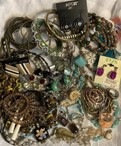36Pc Costume Jewelry Lot, Vintage-Now, Some Signed NOS Assorted Fashion Mix - Picture 1 of 11
