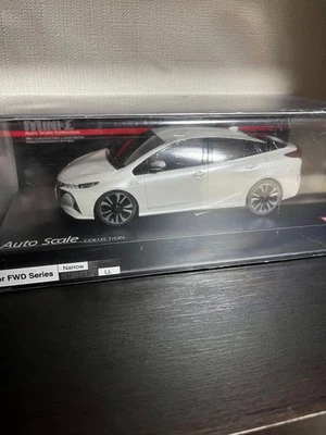 Kyosho Mini-Z Auto Scale Collection Toyota Prius PHV White Pearl Crystal Shine M - Image 1 of 2