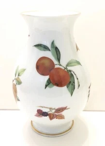 Royal Worcester Vase Chloe EVESHAM GOLD Fruit & Leaves 8 1/2" Botanical England - Picture 1 of 7