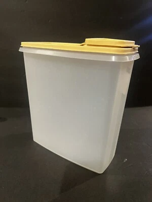 Contenedor de almacenamiento de cereales vintage Tupperware 1588-3 Store-N-Pour con tapa bronceada Foto 1 de 4