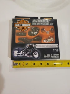 Maisto 2000 FLSTF Street Stalker Assembly Line 1:18 Scale Model Kit - Picture 1 of 2