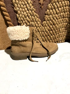 UGG WOMENS CHESTNUT HARRISON LACE UP WATERPROOF SUEDE BOOTS 1121790 US SIZE 9 - Picture 1 of 8