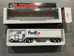 Lionel "FedEx Freight" Intermodal Tractor -Trailer - Bild 1 von 3
