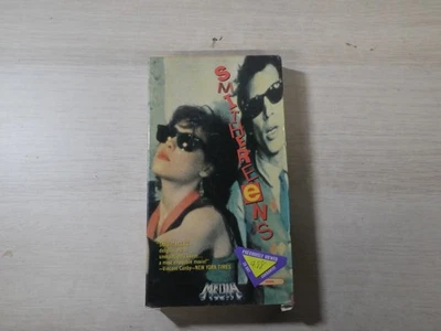 Smithereens VHS 1982 Punk Rock Indie Film Full Flaps Cult Classic - Immagine 1 di 4