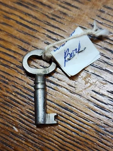 Reloj mecánico vintage llave esqueleto banco madera cofre cerraduras antiguas #4 - Imagen 1 de 3