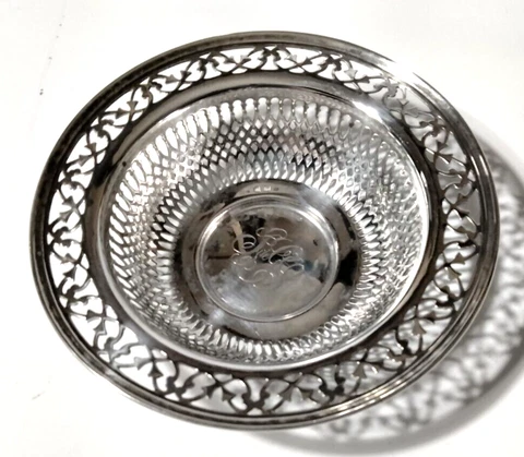 Antique Sterling Silver Hallmarked Bon Bon Dish 3.75" x 1" Cover