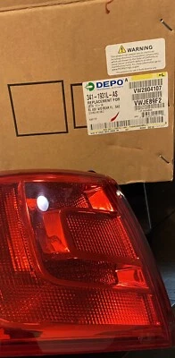 ЗАДНИЙ ФОНАРЬ СО СТОРОНЫ ВОДИТЕЛЯ VOLKSWAGEN JETTA В СБОРЕ 341-1931-L-AS 2011-2014 - Изображение 1 из 4