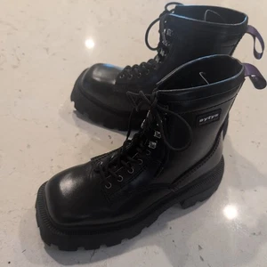 Stivali alti Eytys in pelle nera con plateau Michigan taglia US 8,5 - Foto 1 di 11