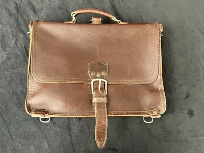 Saddleback 皮革 Co 大号 薄公文包 栗色脚本 标志 17 英寸 — 第 1/4 张图片