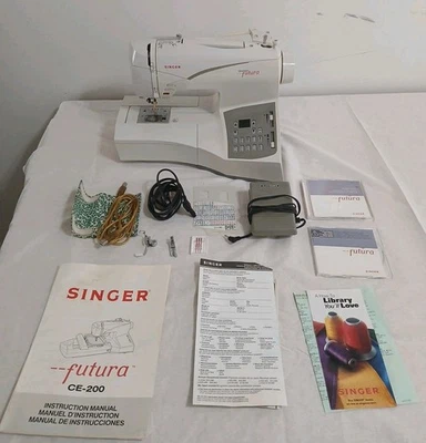 Singer Quantum Futura CE-200 Sewing Embroidery Machine w/ CD's Manual Pedal Accs - Image 1 of 4