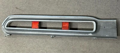 Dodge Challenger 1971 luz trasera izquierda izquierda bisel 3570515 usado OEM 71 Foto 1 de 4