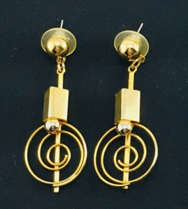 Pendientes Perforados Tono Dorado Patrón Espiral Gota Muy Buen Estado - Imagen 1 de 6