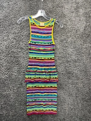 Vestido de malha feminino Torn By Ronny Kobo pequeno multicolorido listrado viscose babado Pe - Imagem 1 de 4