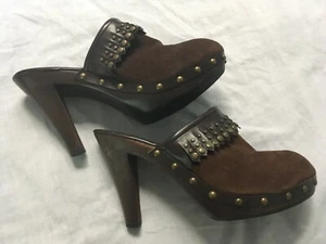 NEWPORT NEWS, LADIES BROWN LEATHER SUEDE SLIDE, SIZE 8, WOOD HEEL, RUBBER GRIPS - Picture 1 of 8