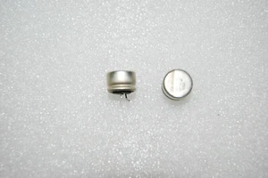 4 pieces 220uf 25v 10 mm x 7 mm solid electrolytic capacitor USED GUARANTEED - Picture 1 of 1