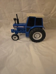 Vintage Ford TW-35 Tractor with Cab Diecast 2 3/4 Inches 1/64 Scale - Picture 1 of 5