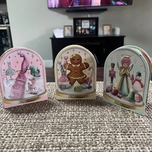 Too Faced "Let It Snow Globes" 3 Eyeshadow Palette Collection - Picture 1 of 9