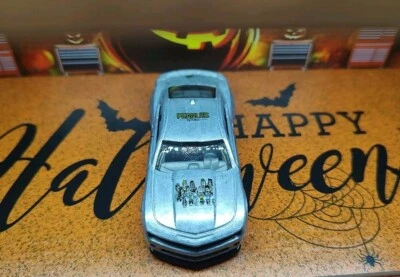 Chevy Camaro 1:64 fundido a presión personalizado Peanuts Charlie Brown Gang suelto Hot Wheels Foto 1 de 4