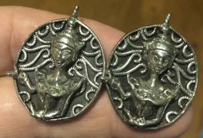 Gemelos raros de bailarina Swank Bali Goddess diseño ornamentado 1,5” x 1” Art Deco✨ Foto 1 de 2