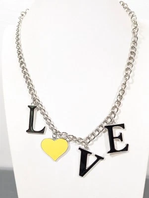 LOVE 魅力项链银色黄色心形声明厚重 Y2K 流行风格 20 — 第 1/4 张图片
