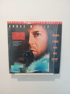 Striking Distance 1993 - Laserdisc Movie LD Rare NTSC Bruce Willis  - Picture 1 of 2