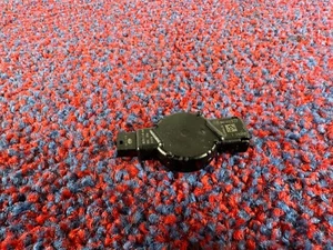 CADILLAC CT6 3.6L AWD 16-20 OEM WINDSHIELD RAIN WIPER WASHER MODULE SENSOR - Picture 1 of 2