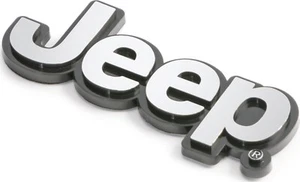Logotipo de Jeep con licencia en calcomanía de plástico cromado, 3-1/2" de ancho x 1-1/2" de alto, fácil de pegar - Imagen 1 de 2