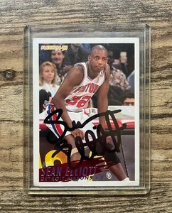 Sean Elliott Autographed Card 1994-95 Fleer #66 Detroit Pistons NBA - Picture 1 of 2