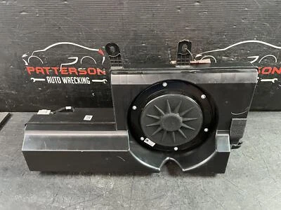 ALTO-FALANTE SUBWOOFER TRASEIRO 20-23 JEEP GLADIATOR ALPINE - Imagem 1 de 4