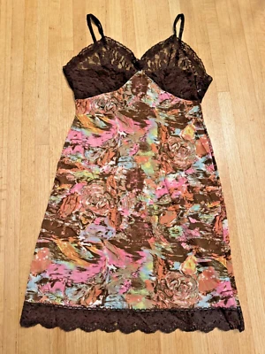 Lace and colorful groovy pattern 1960s full slip L Vassarette - Image 1 of 4